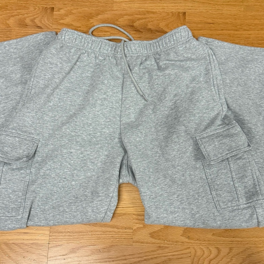 Amazon Essentials Women's Gray Straight Leg Pants